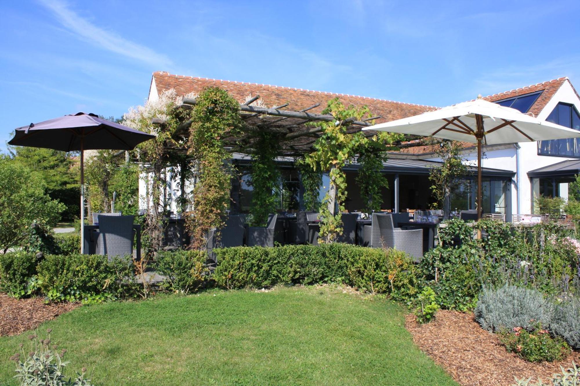 Domaine De Bellevue, The Originals Relais Hotel Neufmoutiers-en-Brie Exterior foto